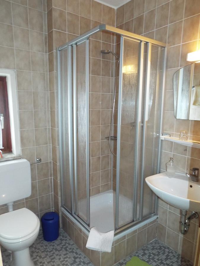 Hotel Garni Zum Reinhardswald Gewissenruh Esterno foto
