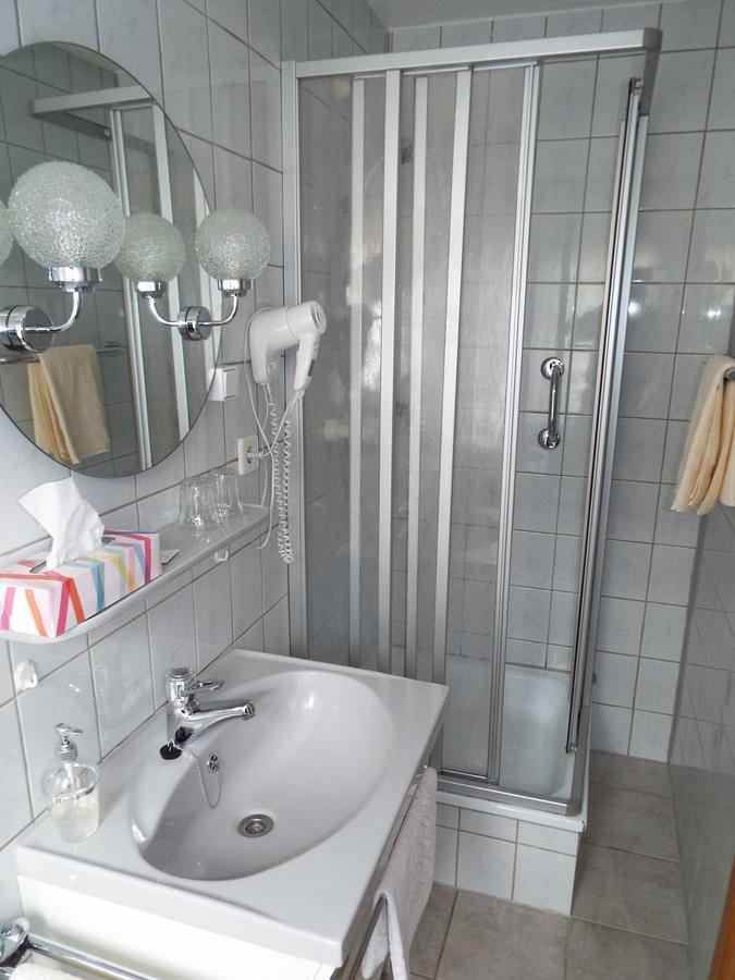 Hotel Garni Zum Reinhardswald Gewissenruh Esterno foto